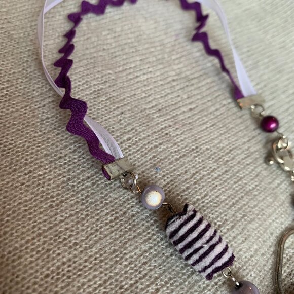 2x25$ 🐿 🍁 CREATION - Skull short necklace - ruban bead feather - purple white - Picture 6 of 11